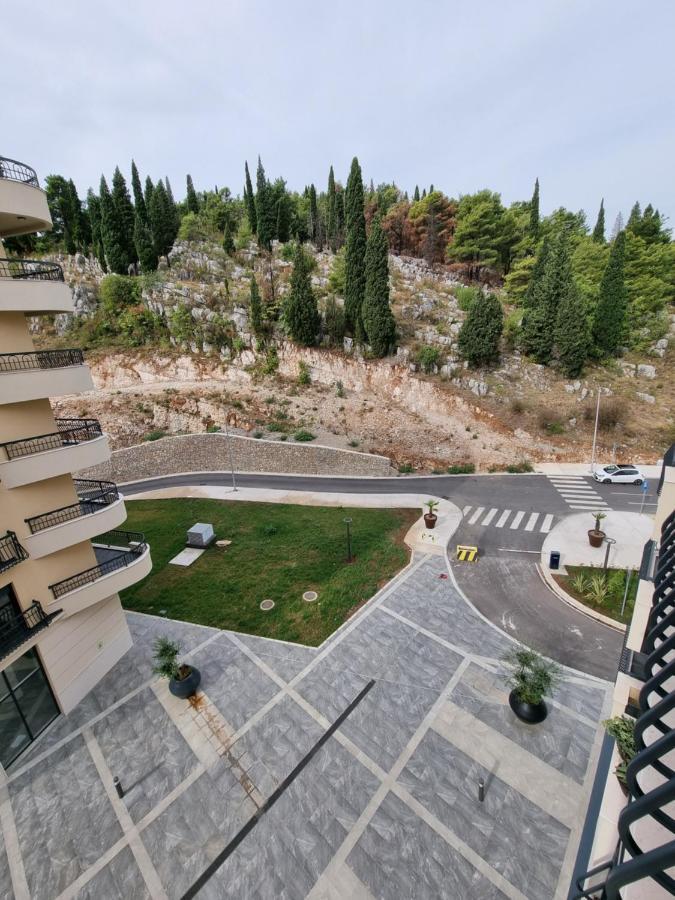 Fantastic New Centre Apartment Podgorica Buitenkant foto