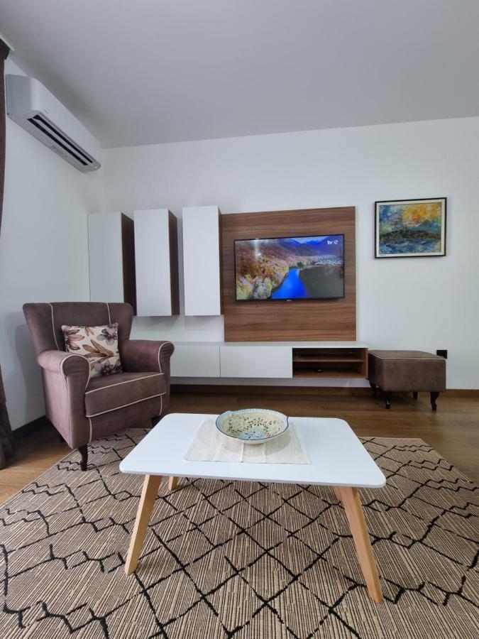 Fantastic New Centre Apartment Podgorica Buitenkant foto