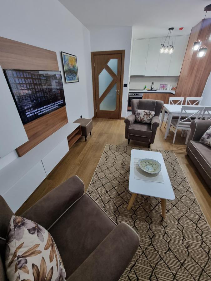 Fantastic New Centre Apartment Podgorica Buitenkant foto