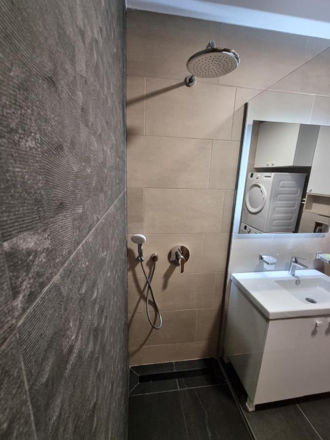 Fantastic New Centre Apartment Podgorica Buitenkant foto