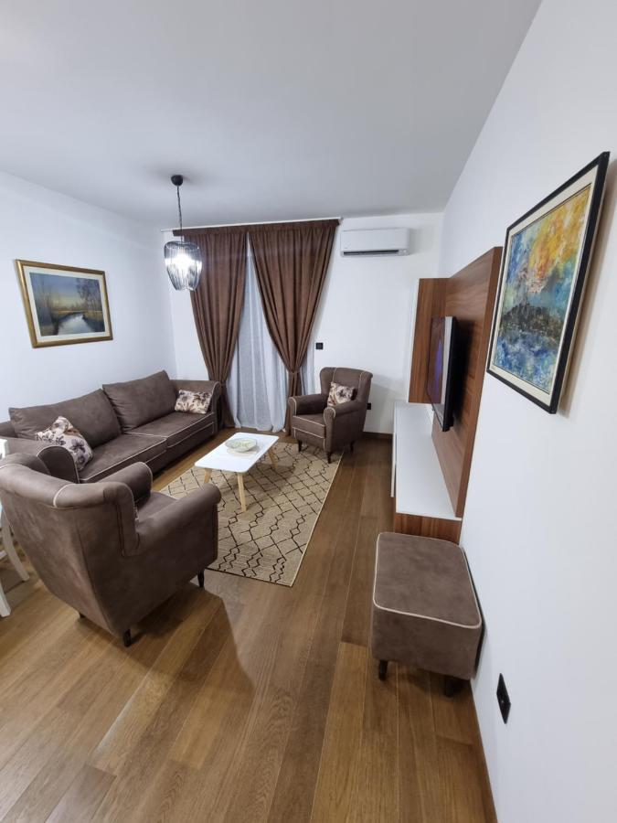 Fantastic New Centre Apartment Podgorica Buitenkant foto